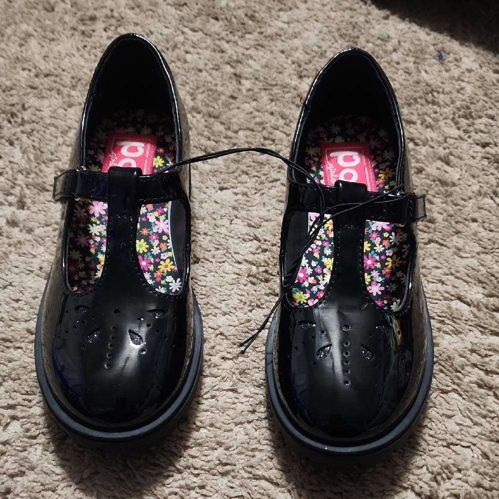 NWOT Black Mary Jane Shoes with Strap Size 1